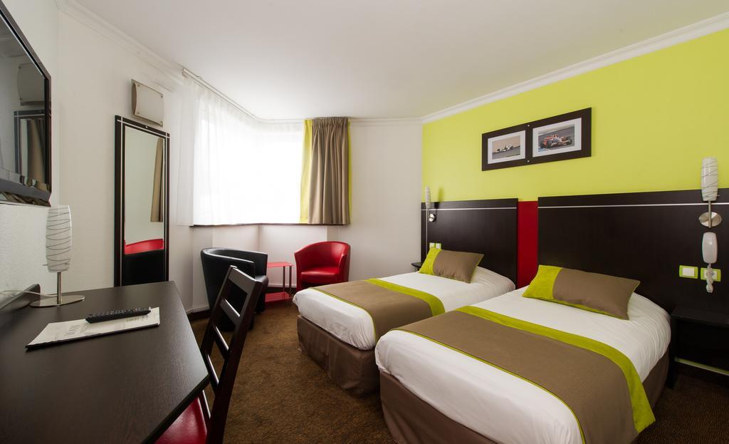 Hotel Campanile Centre - Cathedrale 3*